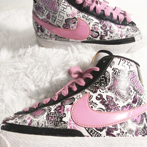 Diva Vintage Women Graffiti Nike size 5 - Picture 2 of 6